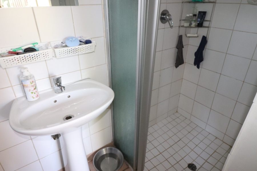 2 Bedroom Property for Sale in Langenhovenpark Free State